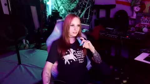 Snapshot of xxlilithmoonxx chatting on 07-12-26, 03:08 Lilith online show from 07-12-26, 03:08