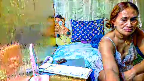 Snapshot of xxloveheart chatting on 05-09-26, 01:00 xxloveheart online show from 05-09-26, 01:00