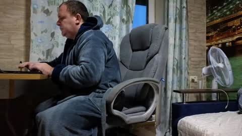 Snapshot of xxrojxx chatting on 12-23-24, 02:07 roki-- -- online show from 12-23-24, 02:07