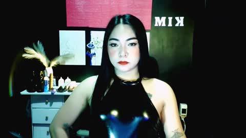 Snapshot of xxslutty_kim chatting on 11-19-25, 10:15 xxslutty kim online show from 11-19-25, 10:15