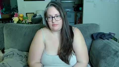 Snapshot of xxstrawberryjanexx chatting on 01-12-25, 10:33 Strawberry Jane online show from 01-12-25, 10:33