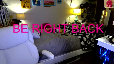 Snapshot of xxstrawberryjanexx chatting on 09-27-25, 02:16 Strawberry Jane online show from 09-27-25, 02:16