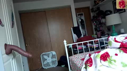 Strawberry Jane online show from 03-24-26, 10:04