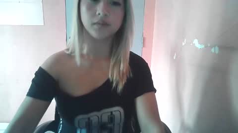 Snapshot of xxsugarpopxx chatting on 12-05-25, 02:31 xxsugarpopxx online show from 12-05-25, 02:31