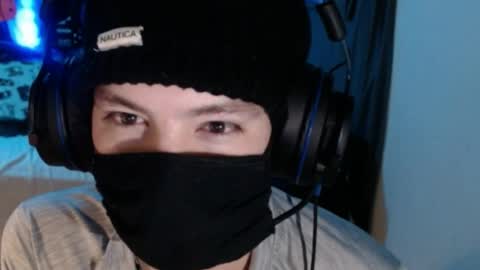 Snapshot of xxwhitefoxx chatting on 06-20-26, 06:05 David Fox online show from 06-20-26, 06:05