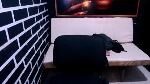 Snapshot of xxxanonymousloverxxx chatting on 02-28-25, 08:53 Chiara online show from 02-28-25, 08:53