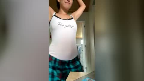 Snapshot of xxxbellalola chatting on 06-30-26, 01:23 Lola online show from 06-30-26, 01:23