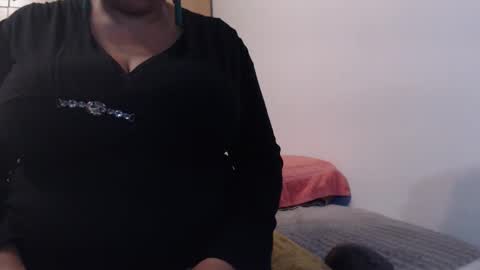 Snapshot of xxxbustybabe27x chatting on 02-26-25, 06:21 Ayanda online show from 02-26-25, 06:21