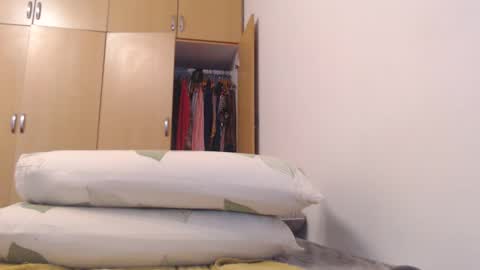 Snapshot of xxxbustybabe27x chatting on 03-12-25, 03:07 Ayanda online show from 03-12-25, 03:07