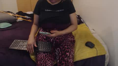 Snapshot of xxxbustybabe27x chatting on 11-02-25, 06:21 Ayanda online show from 11-02-25, 06:21