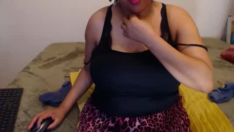 Snapshot of xxxbustybabe27x chatting on 03-07-26, 06:38 Ayanda online show from 03-07-26, 06:38