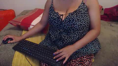 Snapshot of xxxbustybabe27x chatting on 04-06-26, 04:41 Ayanda online show from 04-06-26, 04:41