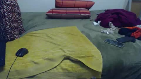 Snapshot of xxxbustybabe27x chatting on 04-11-26, 11:03 Ayanda online show from 04-11-26, 11:03