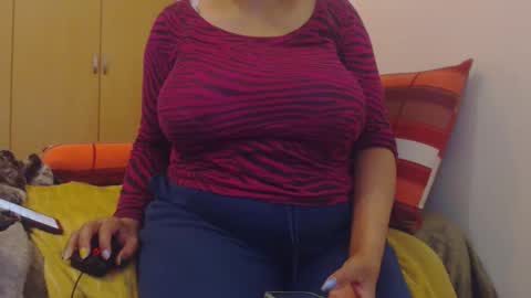 Snapshot of xxxbustybabe27x chatting on 04-30-26, 06:03 Ayanda online show from 04-30-26, 06:03
