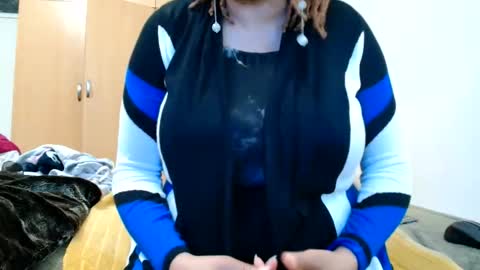 Snapshot of xxxbustybabe27x chatting on 05-25-26, 03:51 Ayanda online show from 05-25-26, 03:51