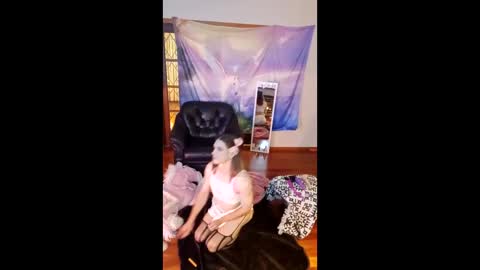 xxxeddsxxxanaly online show from 03-10-26, 11:15