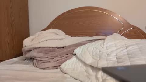 xxfredmtl18xx online show from 01-05-25, 02:41