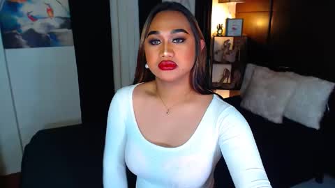 Snapshot of xxxgiganticoliviacummerxxx chatting on 12-15-24, 01:00 OLIVIA online show from 12-15-24, 01:00