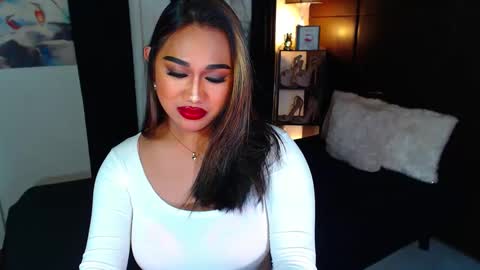 Snapshot of xxxgiganticoliviacummerxxx chatting on 12-15-24, 05:10 OLIVIA online show from 12-15-24, 05:10