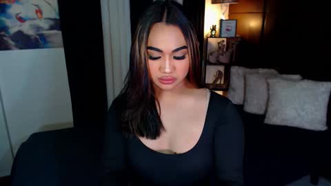 Snapshot of xxxgiganticoliviacummerxxx chatting on 12-22-24, 03:44 OLIVIA online show from 12-22-24, 03:44