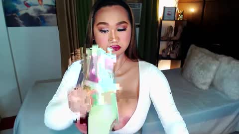 Snapshot of xxxgiganticoliviacummerxxx chatting on 01-14-25, 06:17 OLIVIA online show from 01-14-25, 06:17