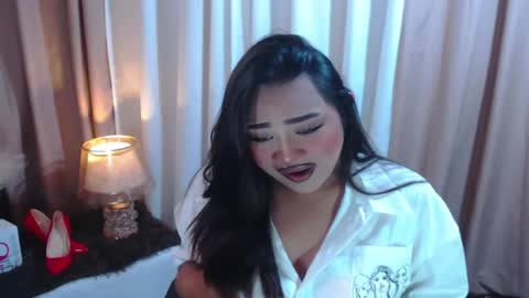 OLIVIA online show from 04-17-26, 02:31