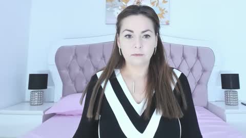 Elvira online show from 12-22-25, 07:16