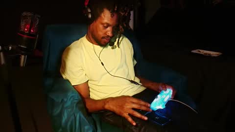 xxxjrstrokesxxx online show from 04-05-26, 12:30