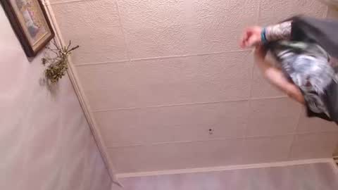 Snapshot of xxxkinkycpl chatting on 12-28-24, 10:03 isa and gonzo online show from 12-28-24, 10:03