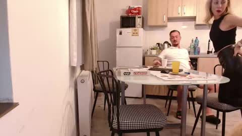 Snapshot of xxxkinkycpl chatting on 11-02-25, 05:48 isa and gonzo online show from 11-02-25, 05:48