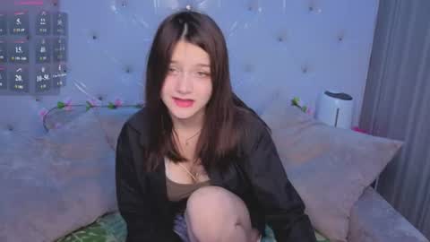Snapshot of xxxnaughtyfoxxx chatting on 06-20-26, 06:22 foxy online show from 06-20-26, 06:22