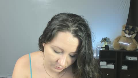 Snapshot of xxxsweet_kissssxxx chatting on 01-14-25, 03:01 Melany online show from 01-14-25, 03:01