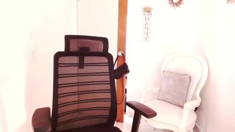 Snapshot of xxxsweetandhornyxxx chatting on 10-07-25, 01:30 dolcesasha online show from 10-07-25, 01:30