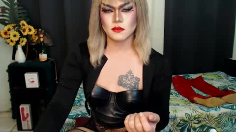 QueenMarina online show from 01-24-25, 09:39