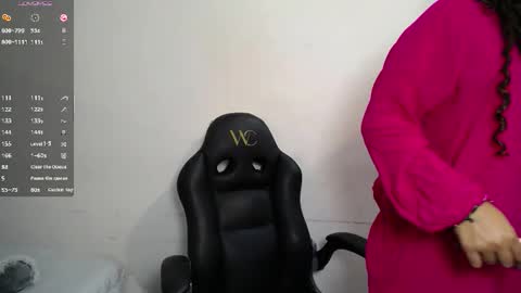 Snapshot of yaazhini457034 chatting on 02-21-26, 11:44 yazhini online show from 02-21-26, 11:44