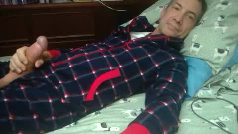 Snapshot of yacht3oy chatting on 12-16-25, 08:30 yacht3oy online show from 12-16-25, 08:30