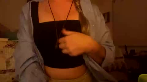 Snapshot of yagirlpeachezzz chatting on 11-24-25, 04:12 yagirlpeachezzz online show from 11-24-25, 04:12