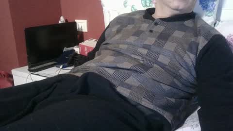 Snapshot of yahe2010 chatting on 01-02-25, 02:33 grillino online show from 01-02-25, 02:33