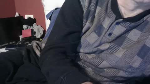 Snapshot of yahe2010 chatting on 03-10-25, 02:17 grillino online show from 03-10-25, 02:17