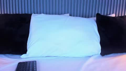 Snapshot of yalezka_ chatting on 05-07-26, 04:29 Yalezka online show from 05-07-26, 04:29