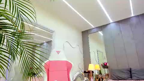 Snapshot of yana_miana chatting on 06-11-26, 06:44 Yana online show from 06-11-26, 06:44
