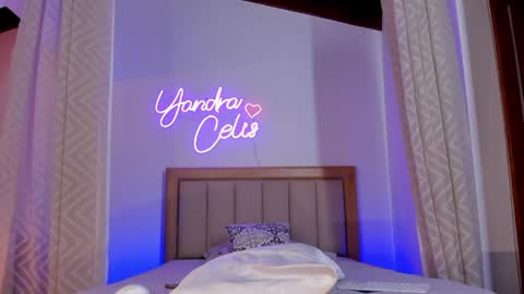 Snapshot of yandracelisoficial chatting on 04-23-26, 01:51 YANDRA CELIS online show from 04-23-26, 01:51