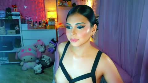 Snapshot of yang_audreylone chatting on 07-17-26, 01:56 YANG AUDREY LONE online show from 07-17-26, 01:56