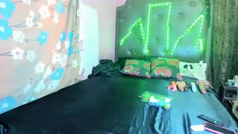 Snapshot of yani_69 chatting on 07-16-26, 10:49 yani 69 online show from 07-16-26, 10:49