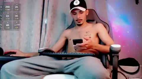 Snapshot of yankees_xxx chatting on 06-17-26, 01:01 yankees online show from 06-17-26, 01:01