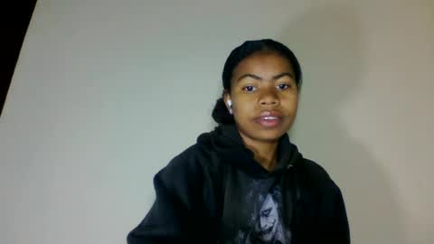 yannick_01 online show from 06-16-26, 10:56