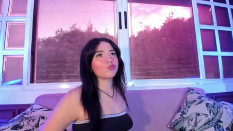 Snapshot of yara_shiine chatting on 12-16-25, 11:48 yara_shiine online show from 12-16-25, 11:48