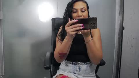 Snapshot of yaraxcox chatting on 07-18-26, 03:11 Yara online show from 07-18-26, 03:11