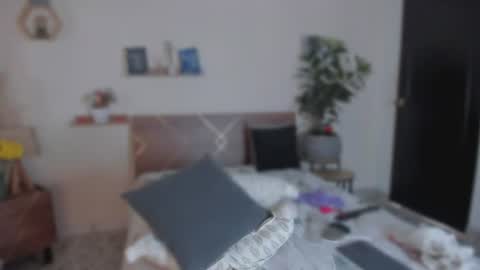 Snapshot of yarirose chatting on 07-08-26, 04:00 Yary online show from 07-08-26, 04:00