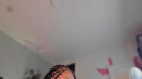Snapshot of yarirose chatting on 07-31-26, 04:12 Yary online show from 07-31-26, 04:12